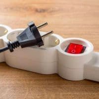 Peut-on brancher une multiprise sur une prise connectée ?